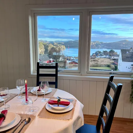 Apartamento Fjord-view Retreat With Free Parking And Fast Internet *