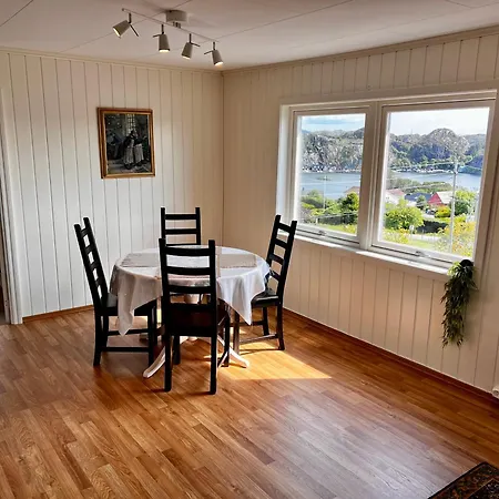 Fjord-view Retreat With Free Parking And Fast Internet 公寓 *