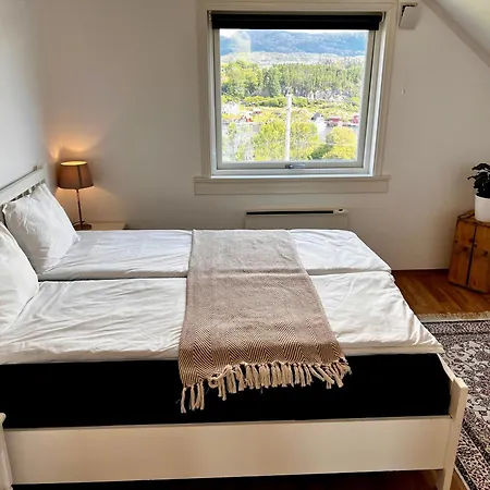 Fjord-view Retreat With Free Parking And Fast Internet Apartamento *