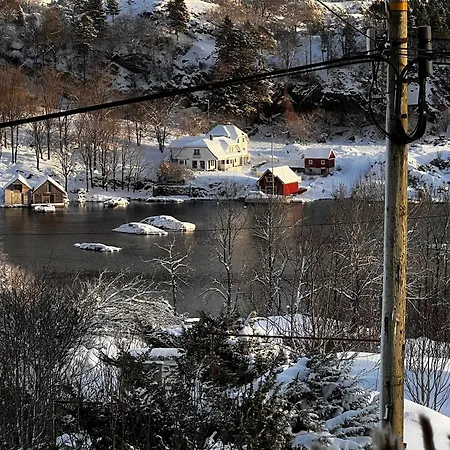 Fjord-view Retreat With Free Parking And Fast Internet