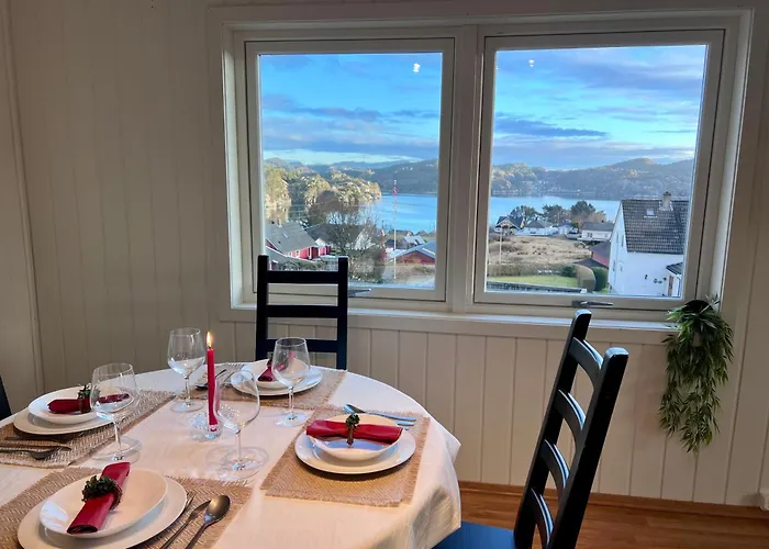 Apartman Fjord-view Retreat With Free Parking And Fast Internet *