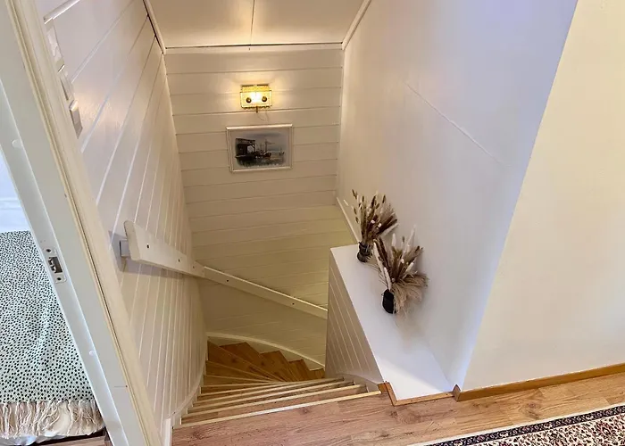 Apartment Fjord-view Retreat With Free Parking And Fast Internet