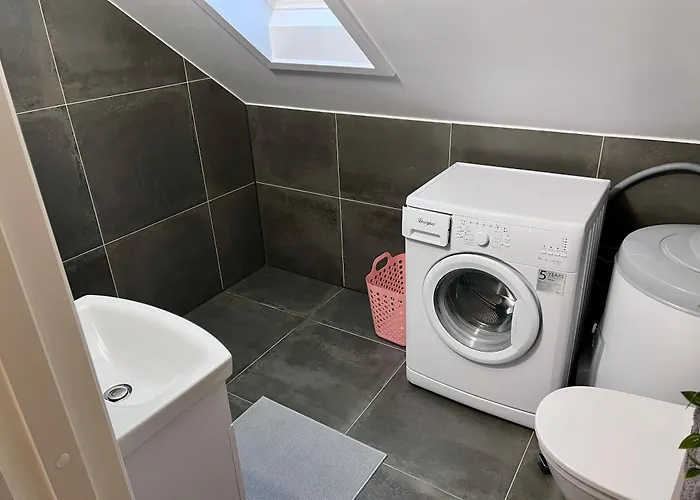 Apartment Fjord-view Retreat With Free Parking And Fast Internet *