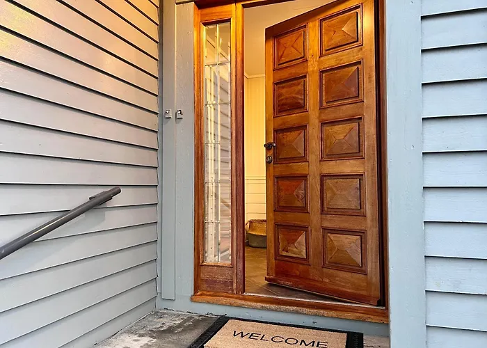 Apartment Fjord-view Retreat With Free Parking And Fast Internet *