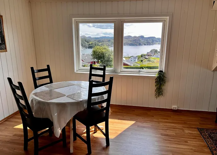 Apartman Fjord-view Retreat With Free Parking And Fast Internet *