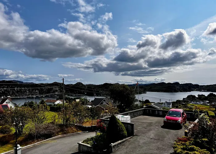 Fjord-view Retreat With Free Parking And Fast Internet Nese