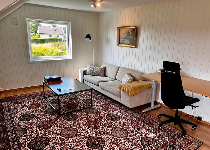 Fjord-view Retreat With Free Parking And Fast Internet Apartman