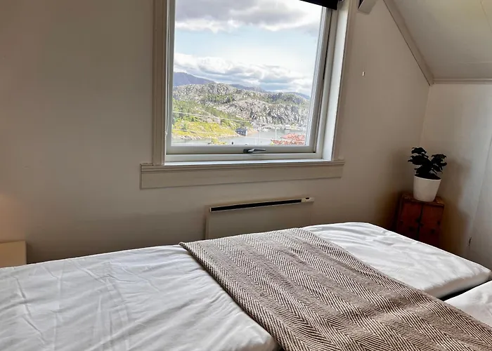 Fjord-view Retreat With Free Parking And Fast Internet Apartment *